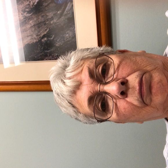 Profile Picture of Karen Larsen (@grmeme) on Poshmark