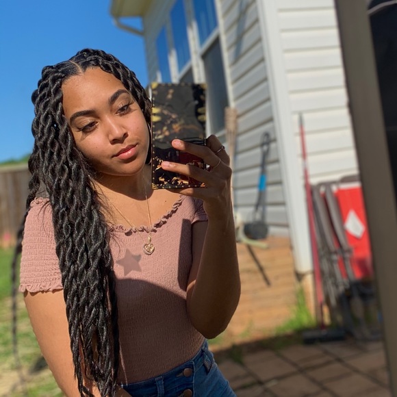 Profile Picture of Destiny Stevenson (@desbrii) on Poshmark