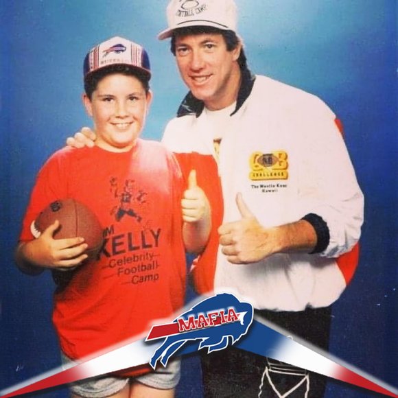 Profile Picture of Andy Gee (@andy_gee) on Poshmark