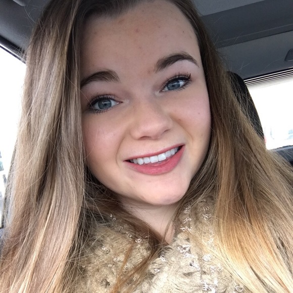 Megan Piepmeyer - Poshmark Profile Picture of Megan Piepmeyer (@meganpieps) on Poshmark