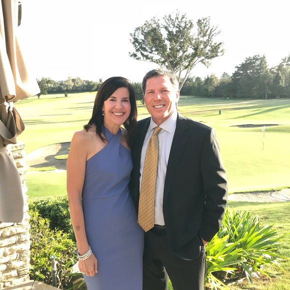 Profile Picture of Amy Howe (@amyhowe12) on Poshmark