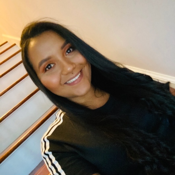Profile Picture of Cindy tatiana Mesa medina (@cindytmesa) on Poshmark
