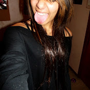 Profile Picture of Hillary Daniels (@llamaxCupCake) on Youtube