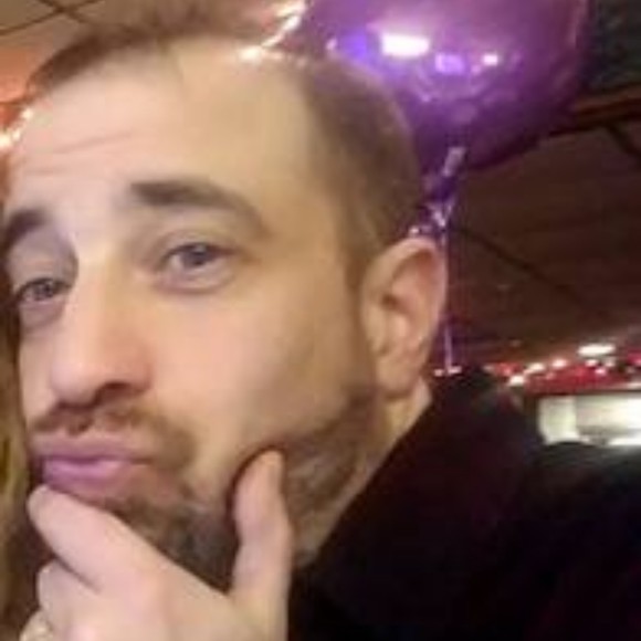 Profile Picture of Frank Jacob (@fmandrakej) on Poshmark