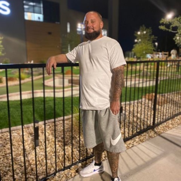 Profile Picture of Brian Waggoner (@brianwaggoner) on Poshmark