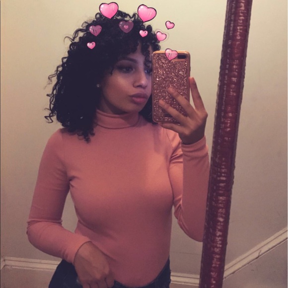Profile Picture of Ulalee Parchment (@ula_bonita) on Poshmark