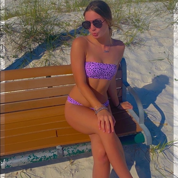 Profile Picture of Lauren Breen (@laurenbreen101) on Poshmark