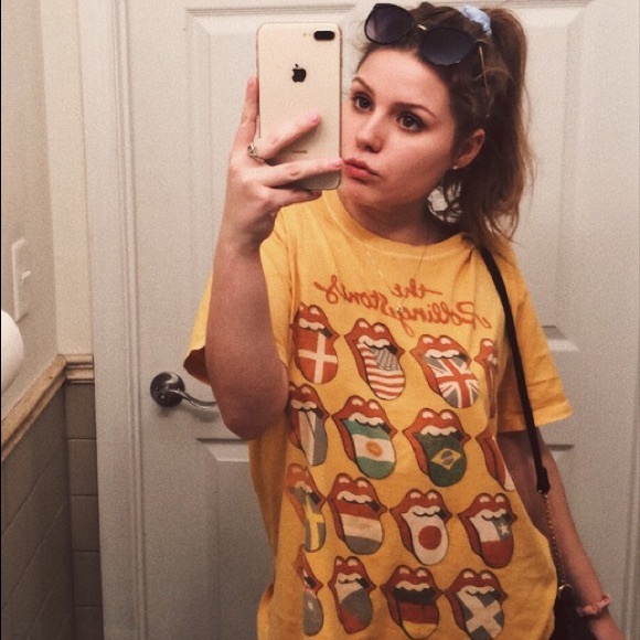 Profile Picture of Lexi Lukert (@lexilukert) on Poshmark
