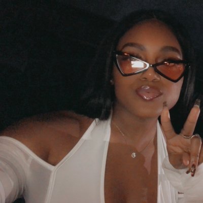 Profile Picture of Moscato Mami 🥂 (@NOTY0AVERAGE) on Twitter