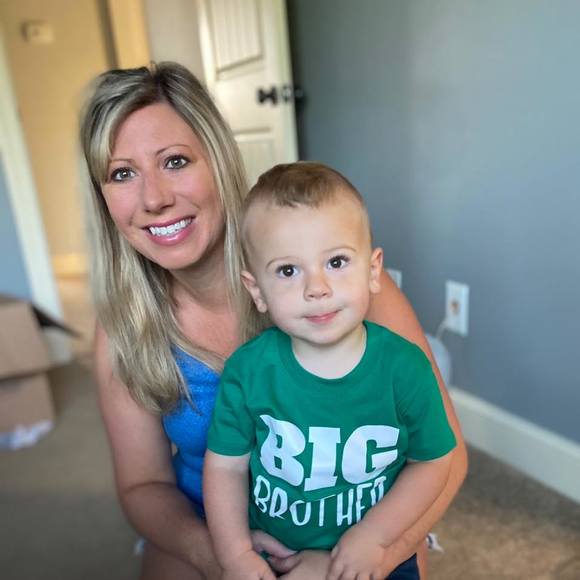 Profile Picture of Holly Brailer (@holbrig) on Poshmark