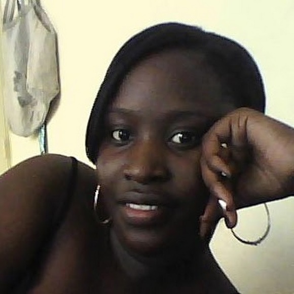 Profile Picture of Caree Samuda (@careesamuda) on Poshmark