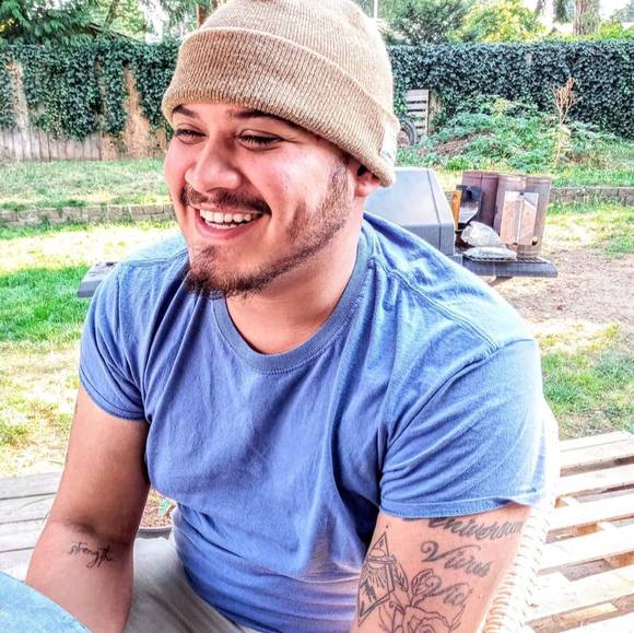 Profile Picture of Chris Rosario (@cssrosario) on Poshmark