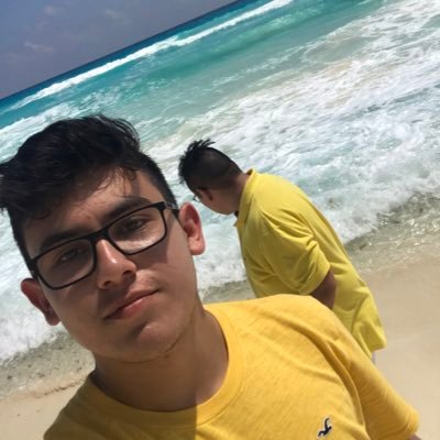 Profile Picture of Christopher Chavez-Botello (@chrisbotell21) on Twitter