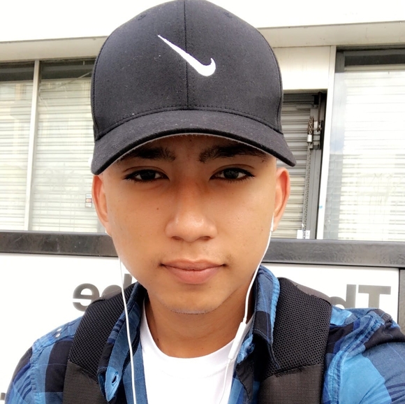 Profile Picture of Alexander Rivas (@alexrivas97) on Poshmark