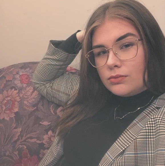 Andréa Chevrette - Poshmark Profile Picture of Andréa Chevrette (@a_chevrette) on Poshmark