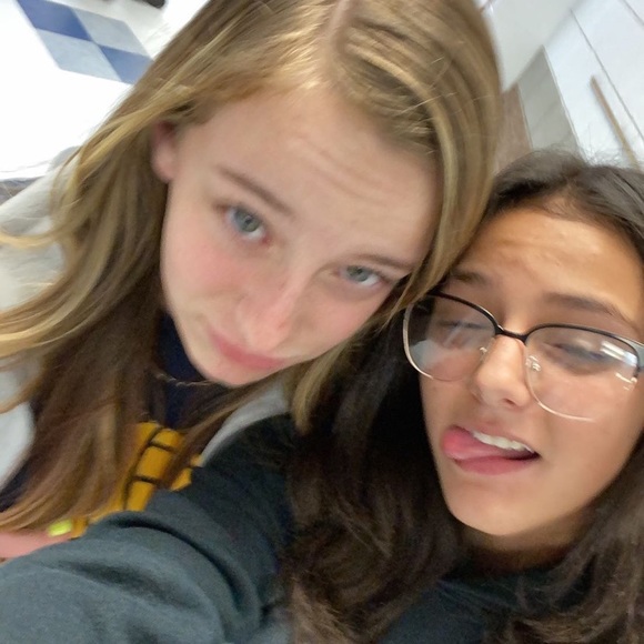 Profile Picture of Kendal Twamley (@kennierose8) on Poshmark