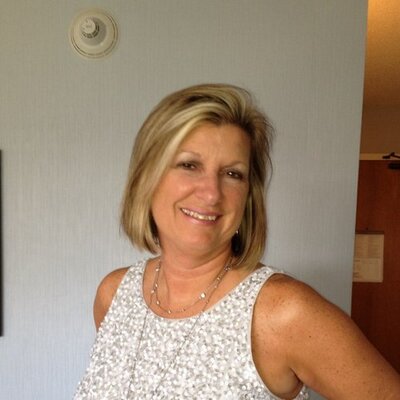 Profile Picture of Lori Parham (@Silvergirlbling) on Twitter