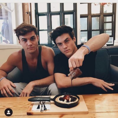 Profile Picture of Love_DolanTwins (@D2709Frances) on Twitter