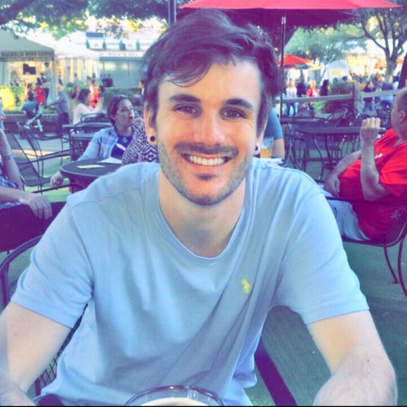 Profile Picture of Michael Swim (@mikieswim) on Poshmark