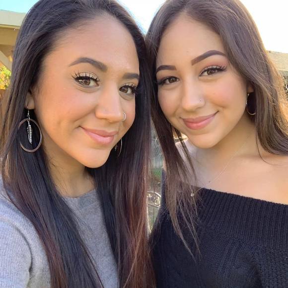 Profile Picture of Felicia Mazzulla (@feliciamazzulla) on Poshmark