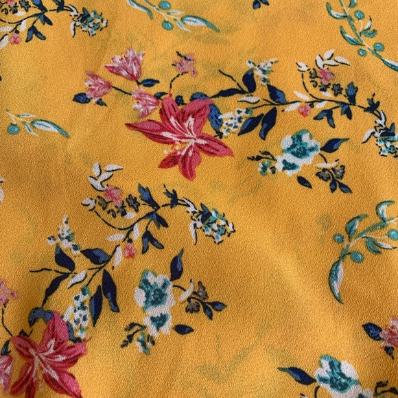 Profile Picture of Jolie Brassell (@jolie_b) on Poshmark