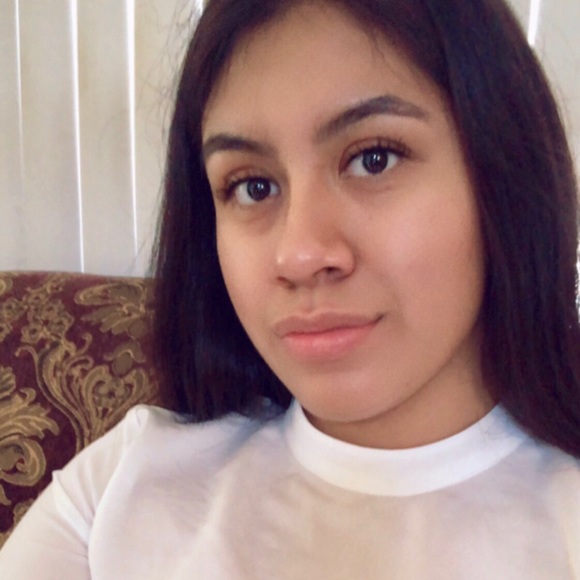 Profile Picture of Paula Dionicio (@dioniciop) on Poshmark