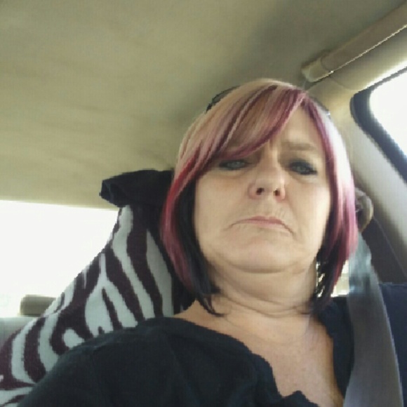 Profile Picture of Kimberly Wain (@buttholepow) on Poshmark