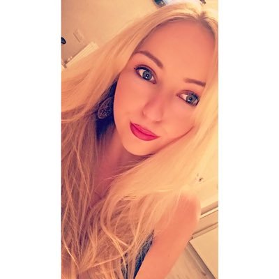 Profile Picture of Samantha Fryer (@SamFrenchieFry) on Twitter