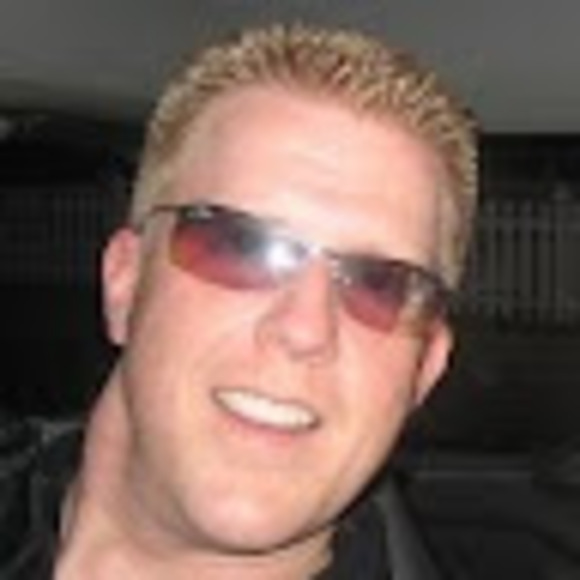 Profile Picture of Chris Darden (@chrisdarden805) on Poshmark