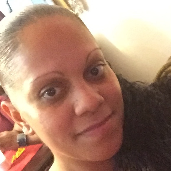 Profile Picture of Carmen Vasquez (@lunacarmen170) on Poshmark