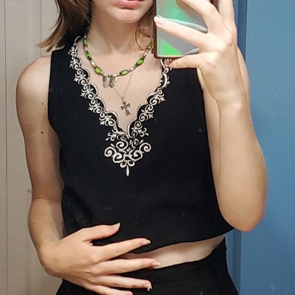 Profile Picture of Julia Helms (@saffronkelp) on Poshmark
