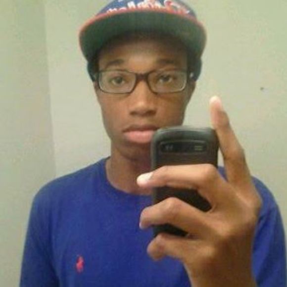 Profile Picture of Jerald Vaughn (@skinyjeanskater) on Poshmark