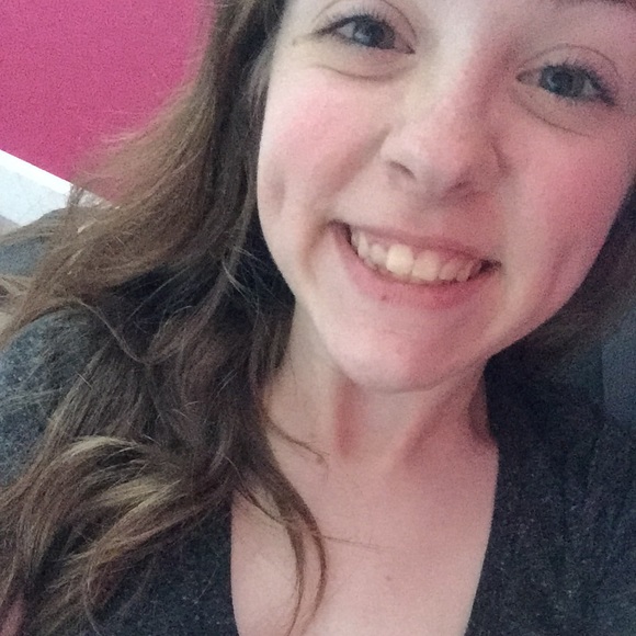 Profile Picture of Taryn Springgate (@tarynspringgate) on Poshmark