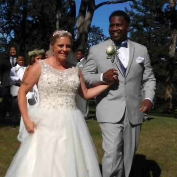 Profile Picture of Lynette Amell (@fourmommy) on Poshmark