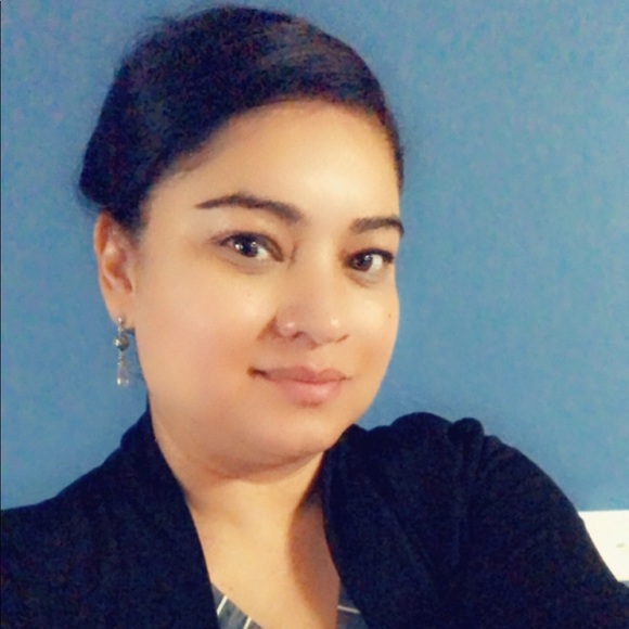 Profile Picture of Cesia Hernandez (@cesiahk) on Poshmark