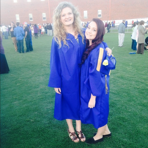 Profile Picture of Chenaia Mahan (@chenaiaroscoe1) on Poshmark