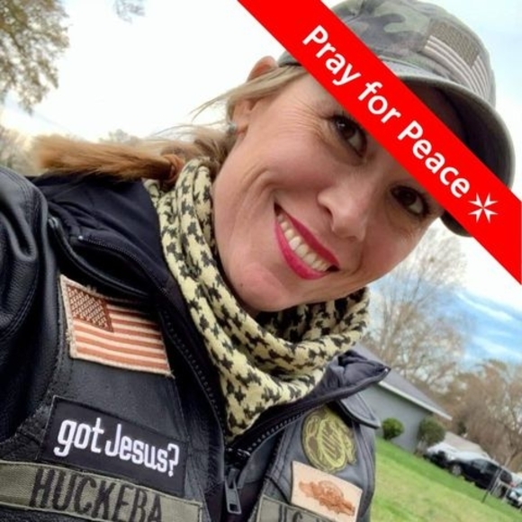 Profile Picture of Rebecca Pace (@huck2111) on Poshmark