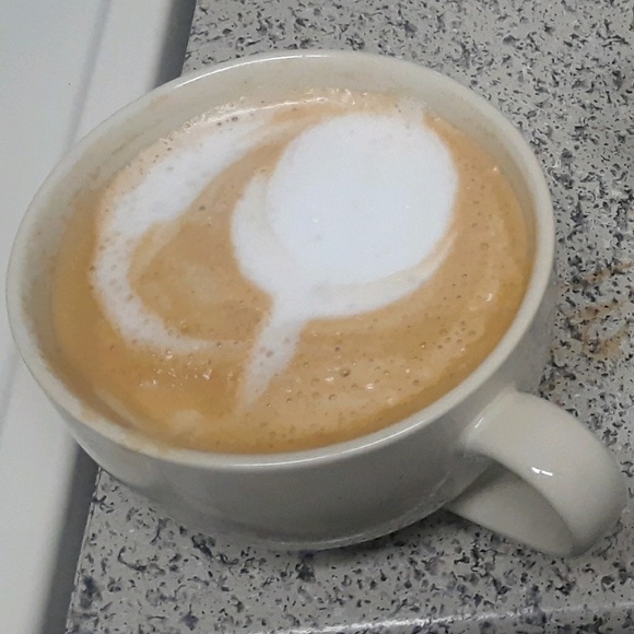 Profile Picture of Lisa Simpson (@fbeans371) on Poshmark