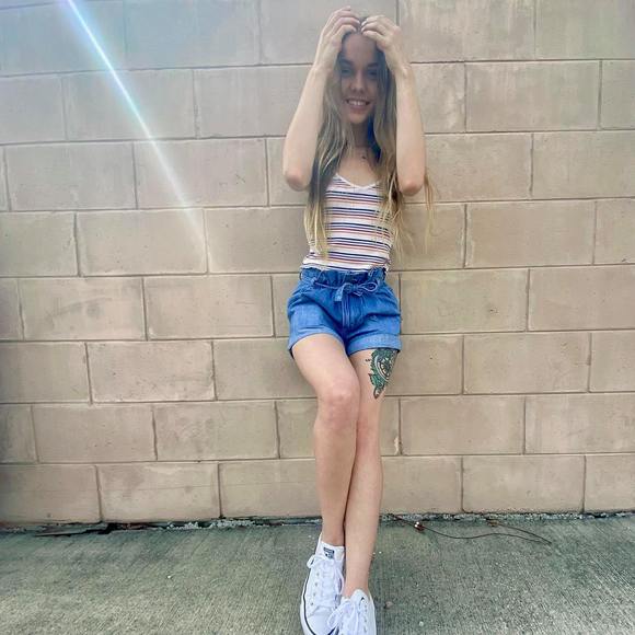 Profile Picture of Ayrionna Shawger (@ayrionnas) on Poshmark