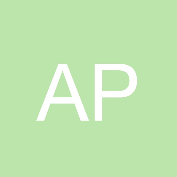 Profile Picture of Allison Prall (@allisonp1516) on Poshmark