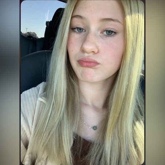 Profile Picture of Addison Ray (@amrayy2008) on Poshmark