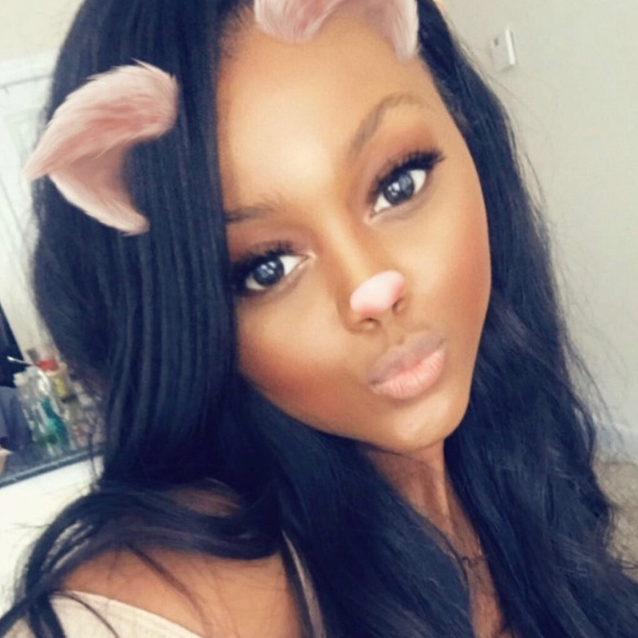 Profile Picture of Taelor Munson (@taelorlove123) on Poshmark