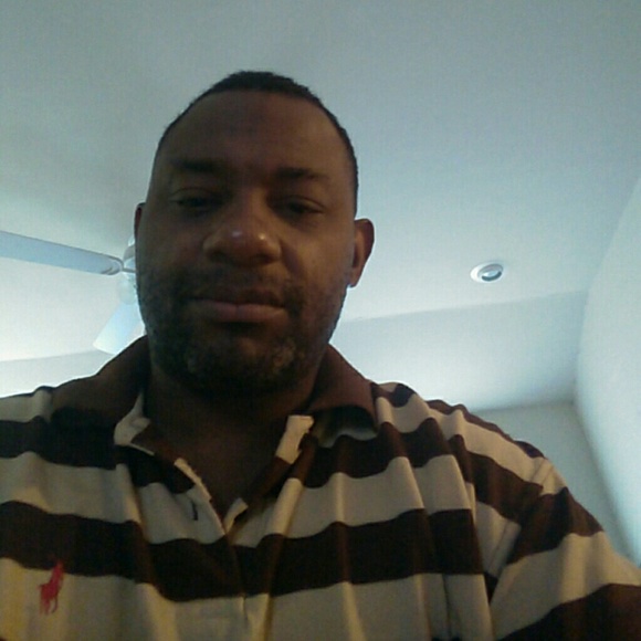 Profile Picture of John Mathis (@jmath706) on Poshmark