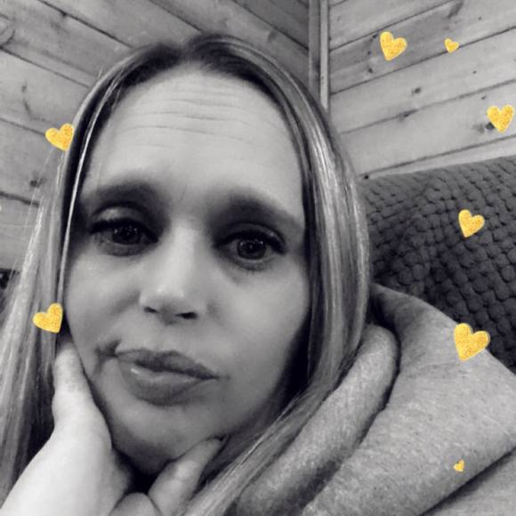 Profile Picture of Ashley Willhoite (@ashwillhoite) on Poshmark