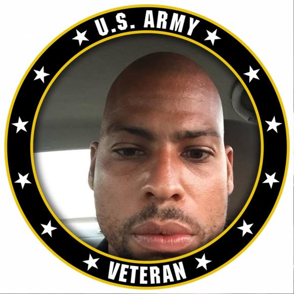 Profile Picture of Daniel Williams (@smallz2883) on Poshmark