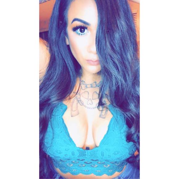 Profile Picture of Yolanda Acosta (@lollie44) on Poshmark