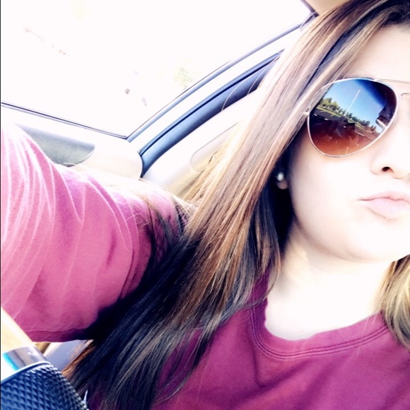 Profile Picture of Jessica Vanallen (@jvanallen90) on Poshmark