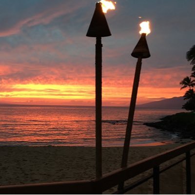 Profile Picture of Julia Baum (@mauijulia) on Twitter