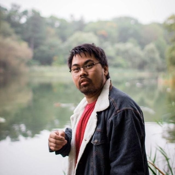 Profile Picture of Ryan Loo (@ryanloo) on Poshmark