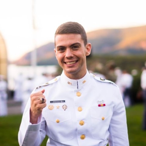 Profile Picture of Andrew Constable (@constablear) on Poshmark